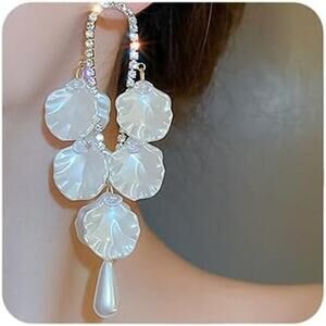Pearls Crystal Earrings for Women Boho Dangling Shell Earrings Fashion Jewelry